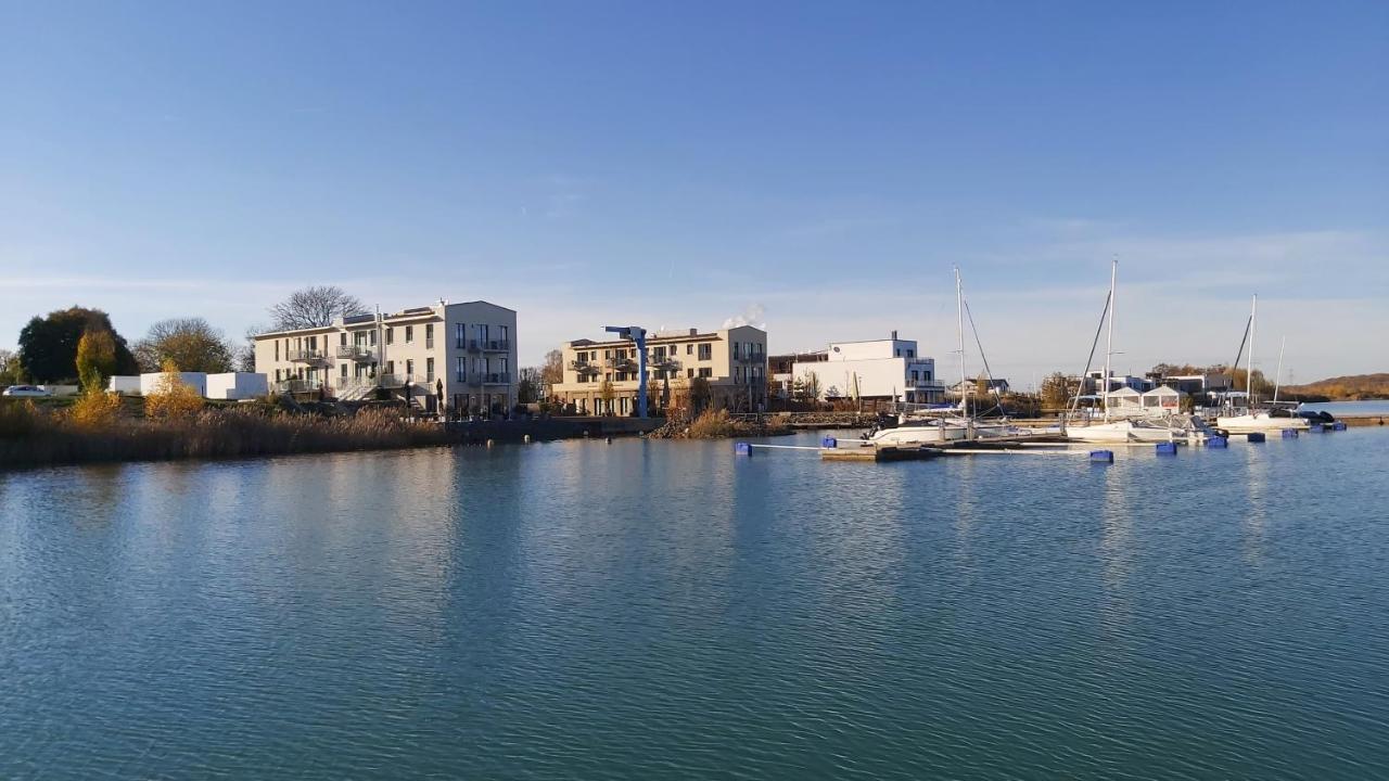 Hafen 15 - Ihre Ferienwohnung Am Hainer See Bei Leipzig ノイキエリッチュ エクステリア 写真